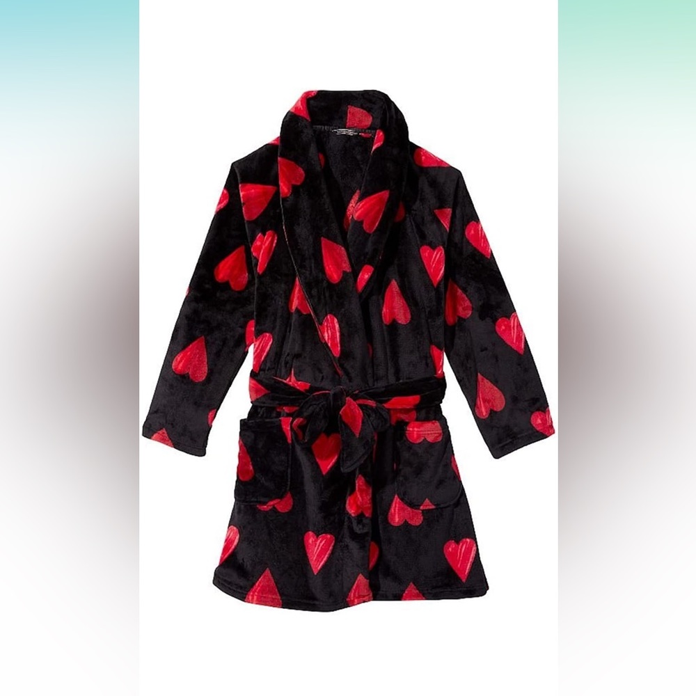 Victoria’s Secret brand plush heart robe size medium/large.